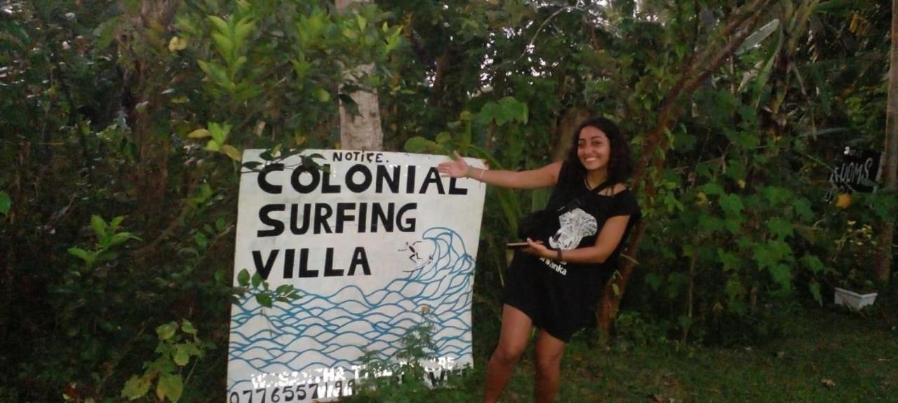 Colonial Surfing Villa Hostel & Home Stay Midigama Timur Ruang foto